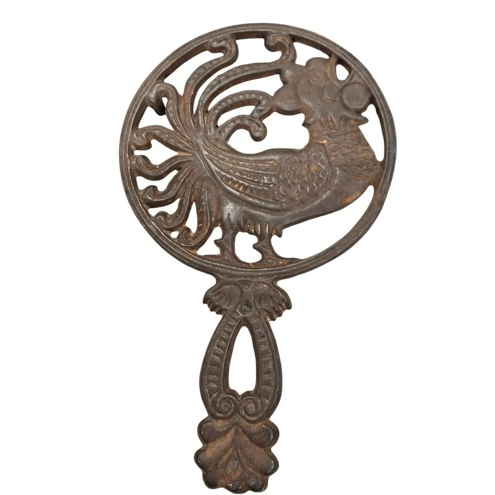 Vintage Wilton‎ Cast Iron Fish Trivet Ornate Handle Footed Hot Pad Rustic Brown